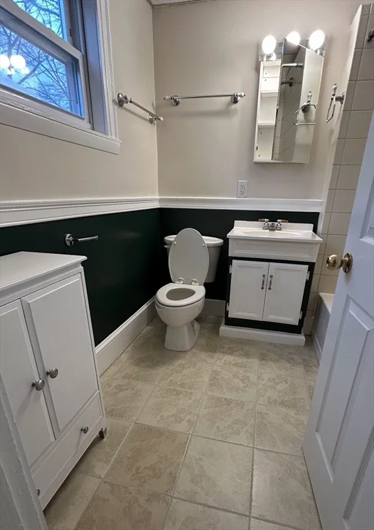 2 bed, 1 bath apartment for rent at 23 Converse St Unit 1, Wakefield — photo 7 of 15
