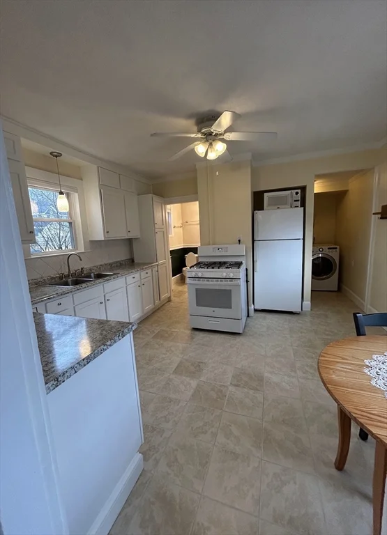 2 bed, 1 bath apartment for rent at 23 Converse St Unit 1, Wakefield — photo 3 of 15