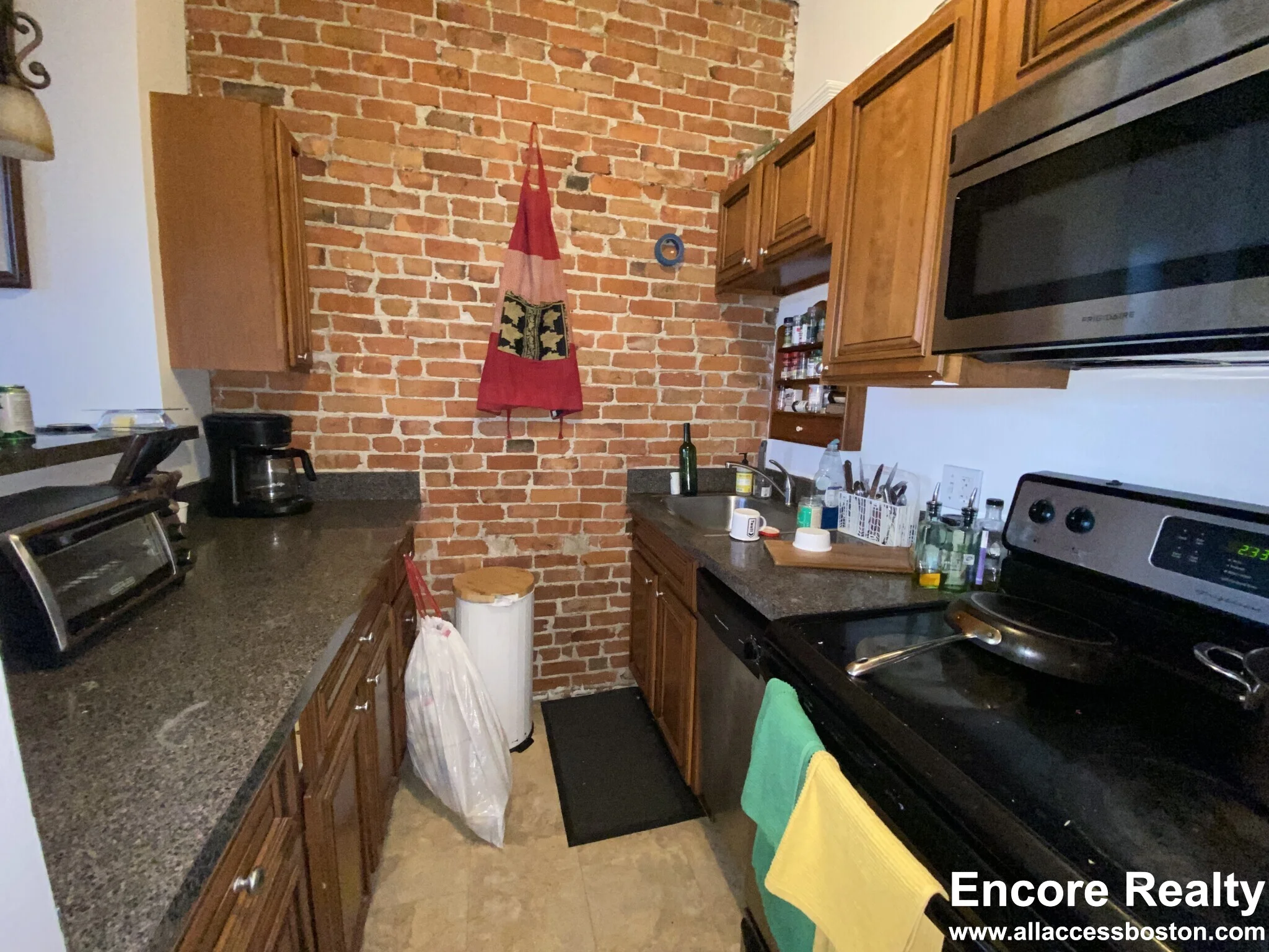 3 bed, 1.5 bath apartment for rent at 23 Cortes St Unit 7, Back Bay — photo 8 of 10