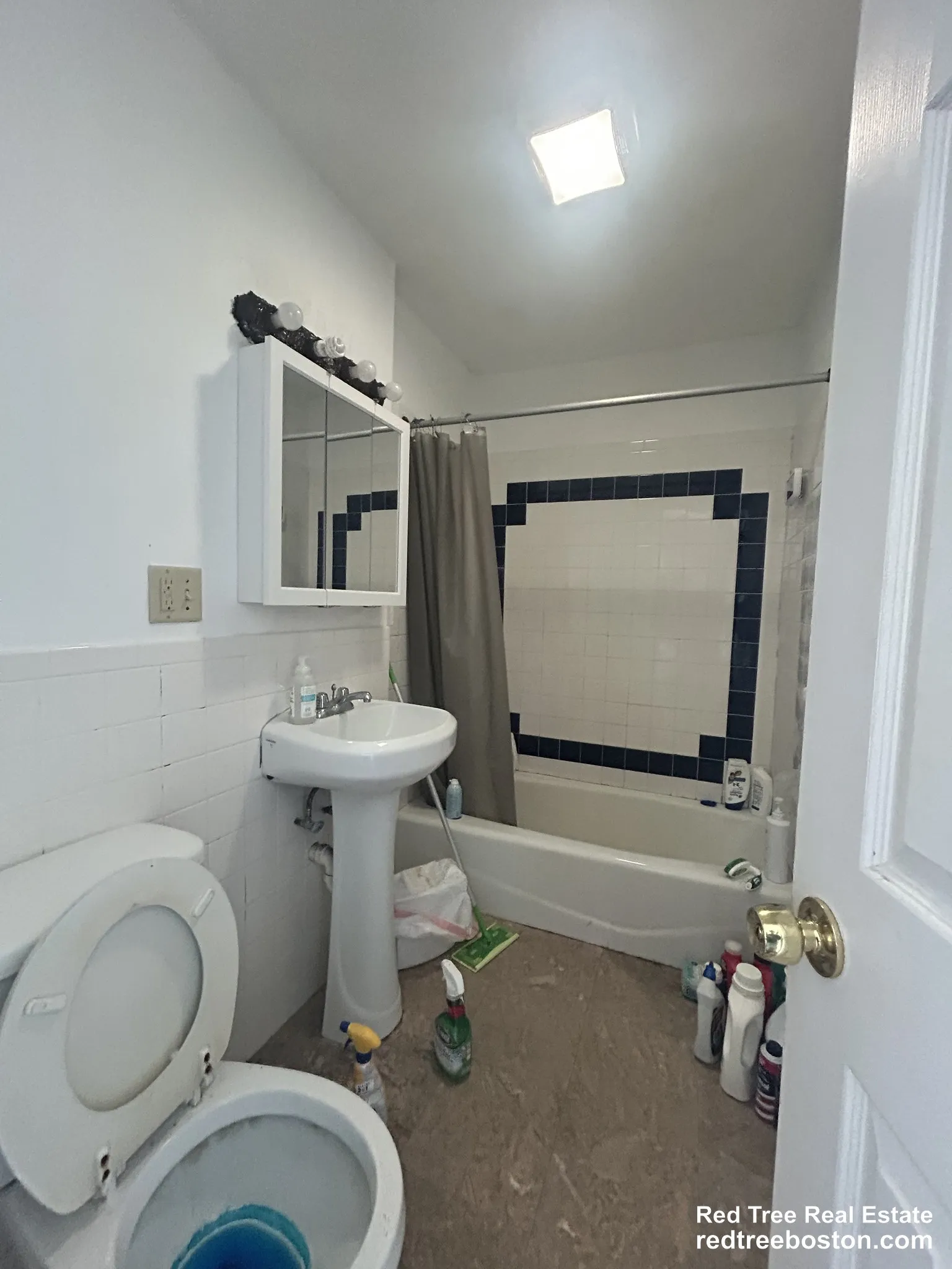 4 bed, 1 bath apartment for rent at 23 Cummings Rd Unit 1, Brighton — photo 11 of 13