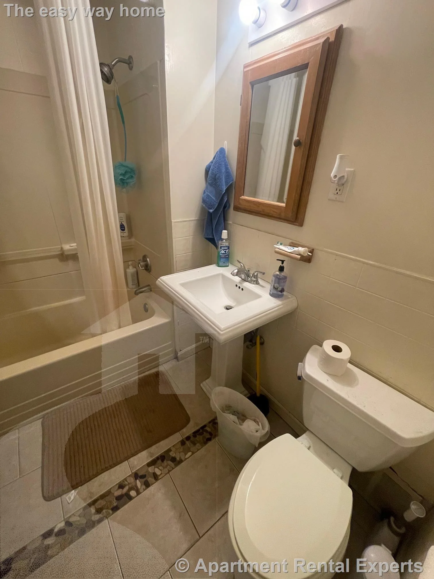 4 bed, 2 bath apartment for rent at 23 Curtis St Unit 2, Teele Square — photo 3 of 21