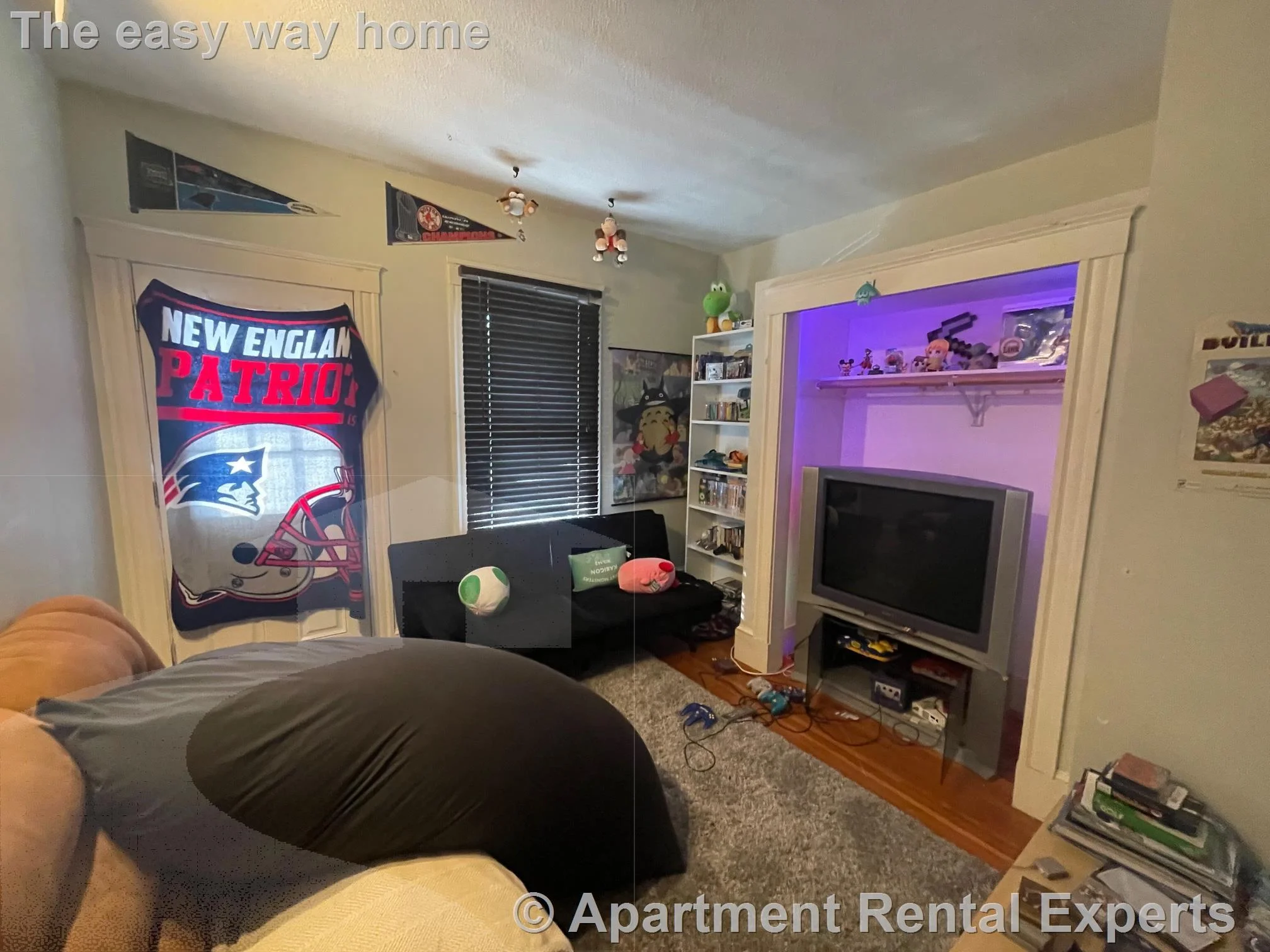 4 bed, 2 bath apartment for rent at 23 Curtis St Unit 2, Teele Square — photo 2 of 21