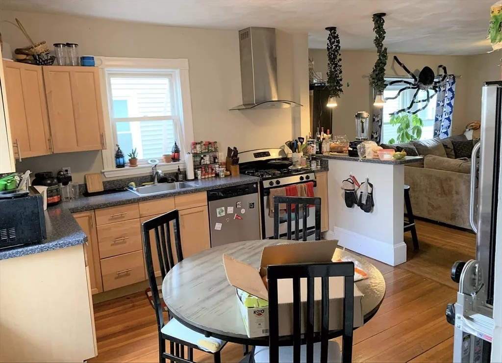4 bed, 2 bath apartment for rent at 23 Curtis Unit 1, Somerville — photo 5 of 11