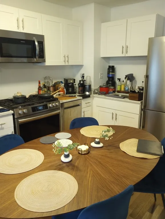 1 bed, 1 bath apartment for rent at 23 Dartmouth Pl Unit 3, South End — photo 4 of 11