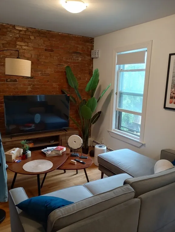 1 bed, 1 bath apartment for rent at 23 Dartmouth Pl Unit 3, South End — photo 2 of 11