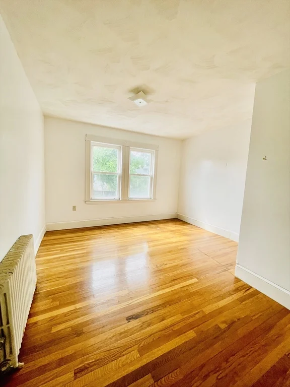 4 bed, 1 bath apartment for rent at 23 Dartmouth Unit 2, Quincy — photo 6 of 11