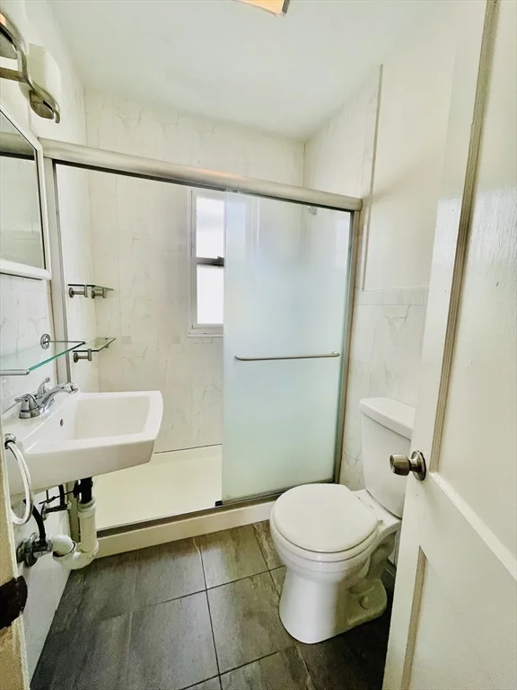 4 bed, 1 bath apartment for rent at 23 Dartmouth Unit 2, Quincy — photo 2 of 11