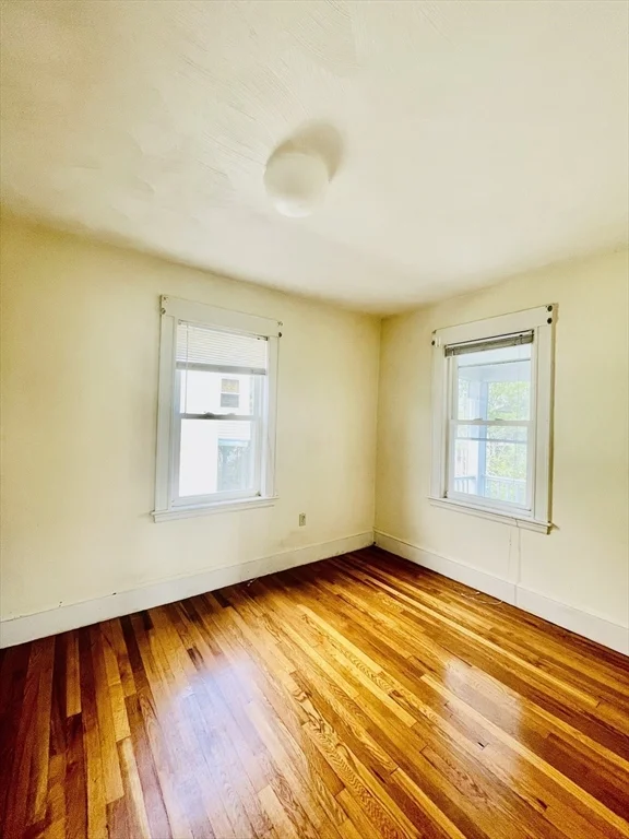 4 bed, 1 bath apartment for rent at 23 Dartmouth Unit 2, Quincy — photo 5 of 11