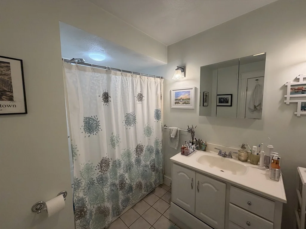 2 bed, 1 bath apartment for rent at 23 Derby Rd Unit 1, Nonantum — photo 21 of 25
