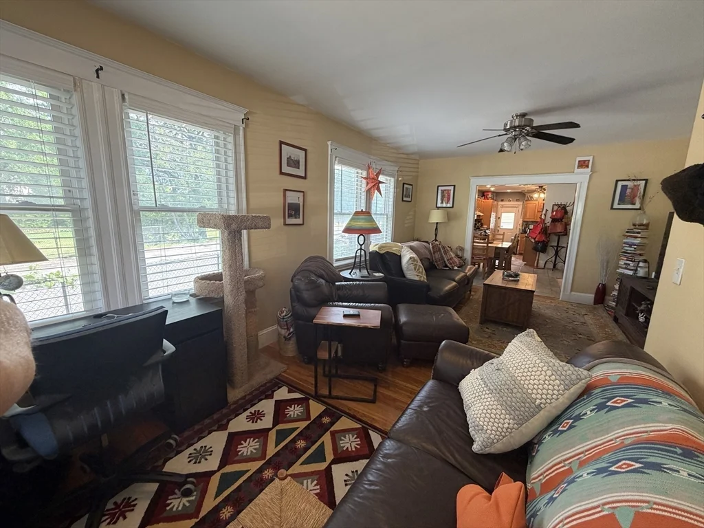 2 bed, 1 bath apartment for rent at 23 Derby Rd Unit 1, Nonantum — photo 13 of 25