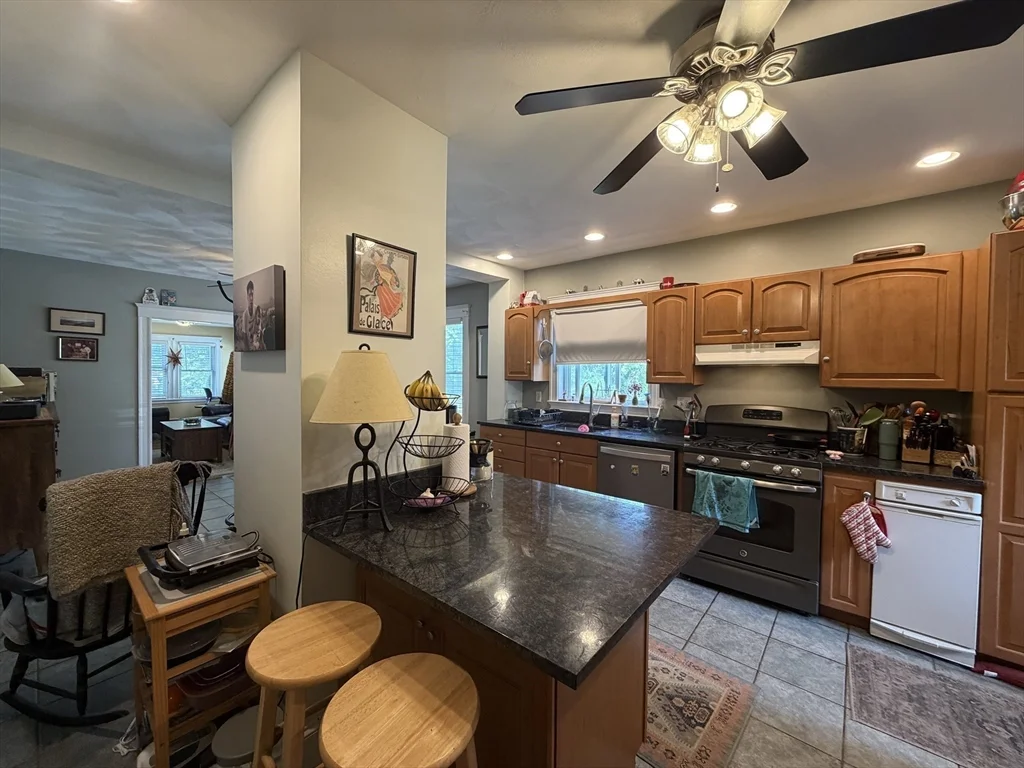 2 bed, 1 bath apartment for rent at 23 Derby Rd Unit 1, Nonantum — photo 4 of 25