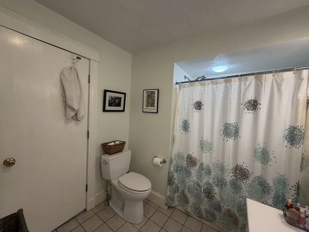 2 bed, 1 bath apartment for rent at 23 Derby Rd Unit 1, Nonantum — photo 19 of 25