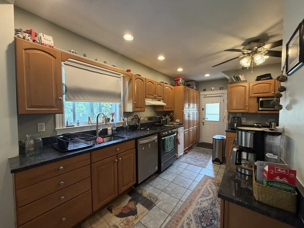 2 bed, 1 bath apartment for rent at 23 Derby Rd Unit 1, Nonantum — photo 2 of 25