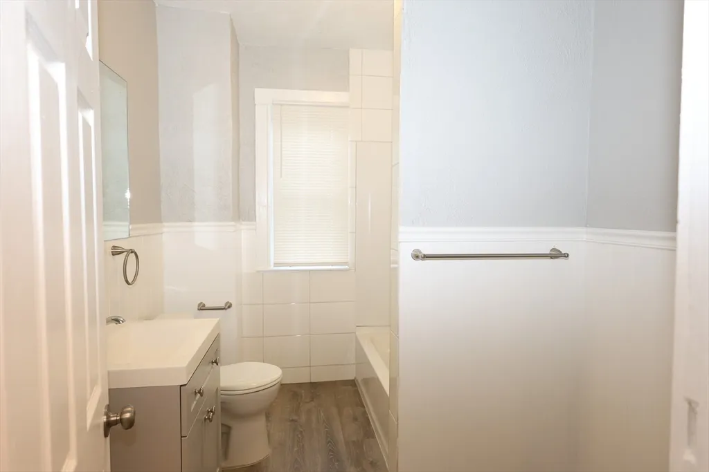 3 bed, 1 bath apartment for rent at 23 Des Moines Rd Unit 2, Quincy — photo 12 of 22