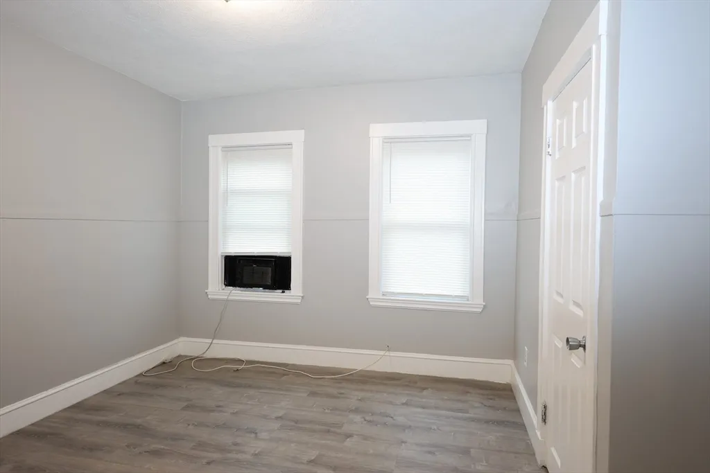 3 bed, 1 bath apartment for rent at 23 Des Moines Rd Unit 2, Quincy — photo 14 of 22