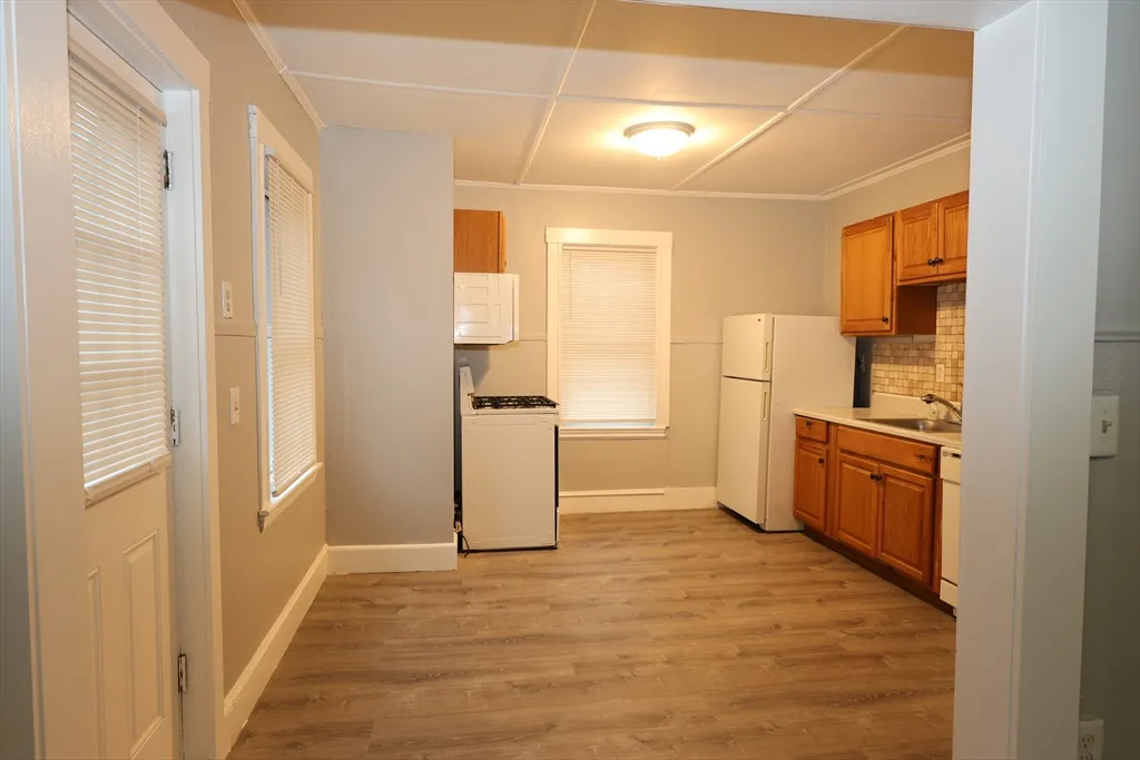 3 bed, 1 bath apartment for rent at 23 Des Moines Rd Unit 2, Quincy — photo 7 of 22