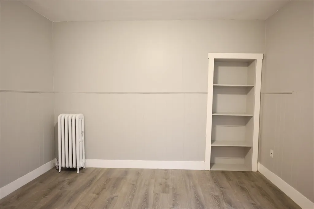 3 bed, 1 bath apartment for rent at 23 Des Moines Rd Unit 2, Quincy — photo 6 of 22