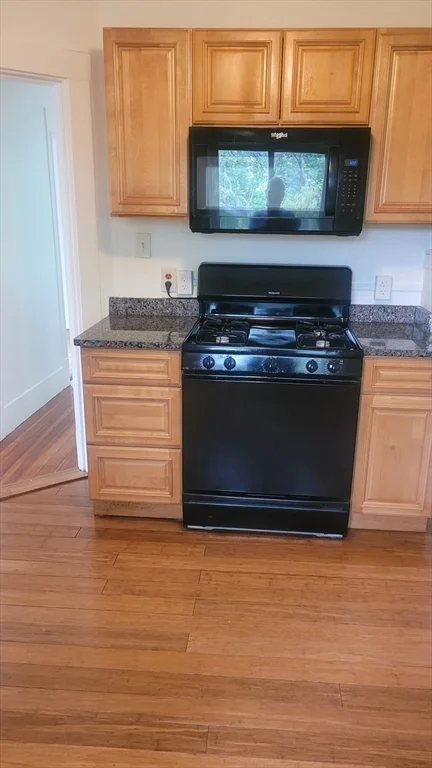 4 bed, 1 bath apartment for rent at 23 Desmond Rd Unit 2, Edgeworth — photo 2 of 17