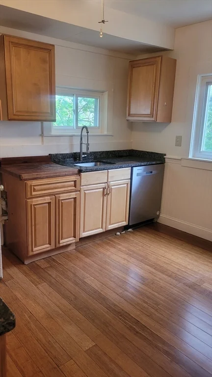 4 bed, 1 bath apartment for rent at 23 Desmond Rd Unit 2, Edgeworth — photo 1 of 17