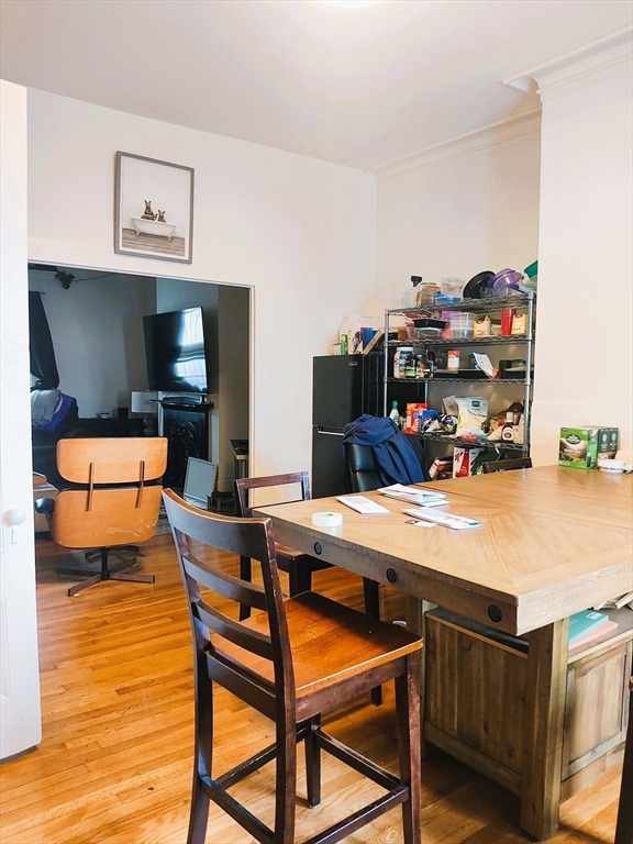 5 bed, 2 bath apartment for rent at 23 Dexter St, South Boston — photo 3 of 13