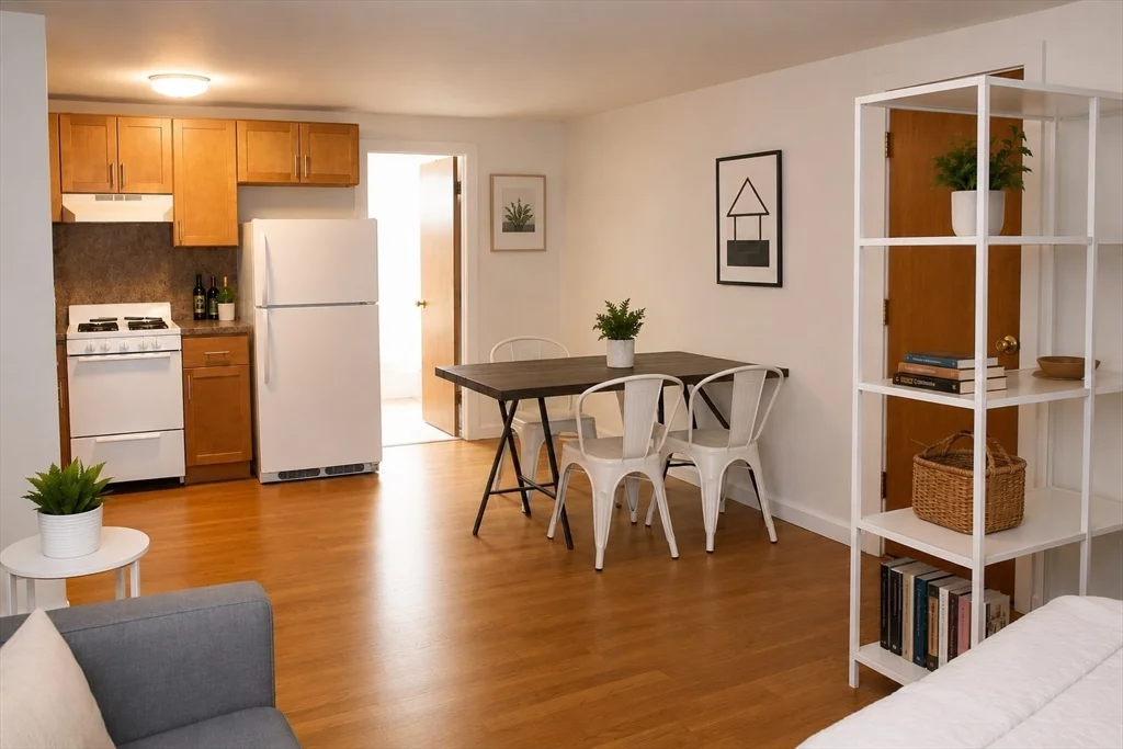 Studio bed, 1 bath apartment for rent at 23 East Springfield Unit 1A, South End