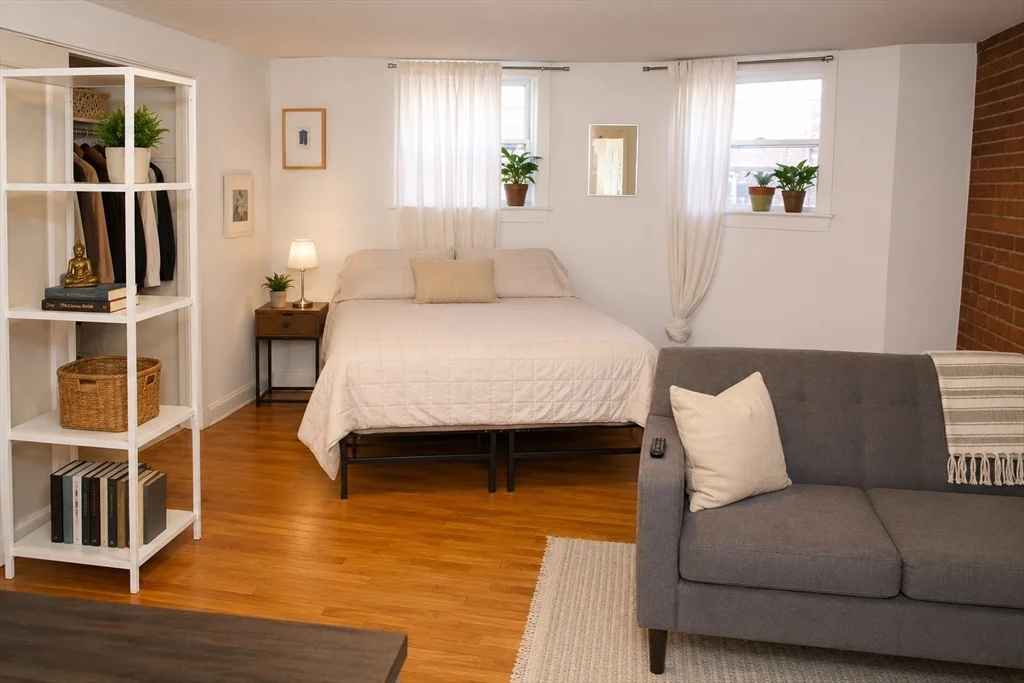 Studio bed, 1 bath apartment for rent at 23 East Springfield Unit 1A, South End — photo 3 of 7