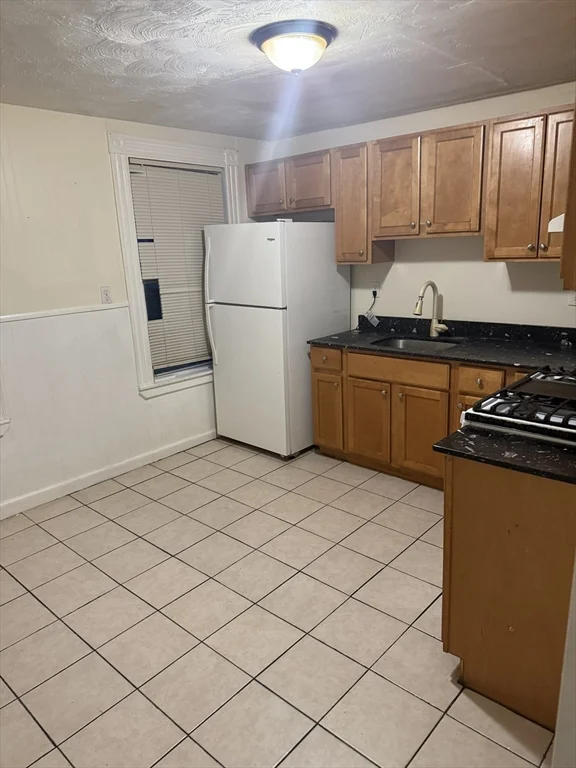 2 bed, 1 bath apartment for rent at 23 Echo Grove Unit 3, Lynn — photo 1 of 13