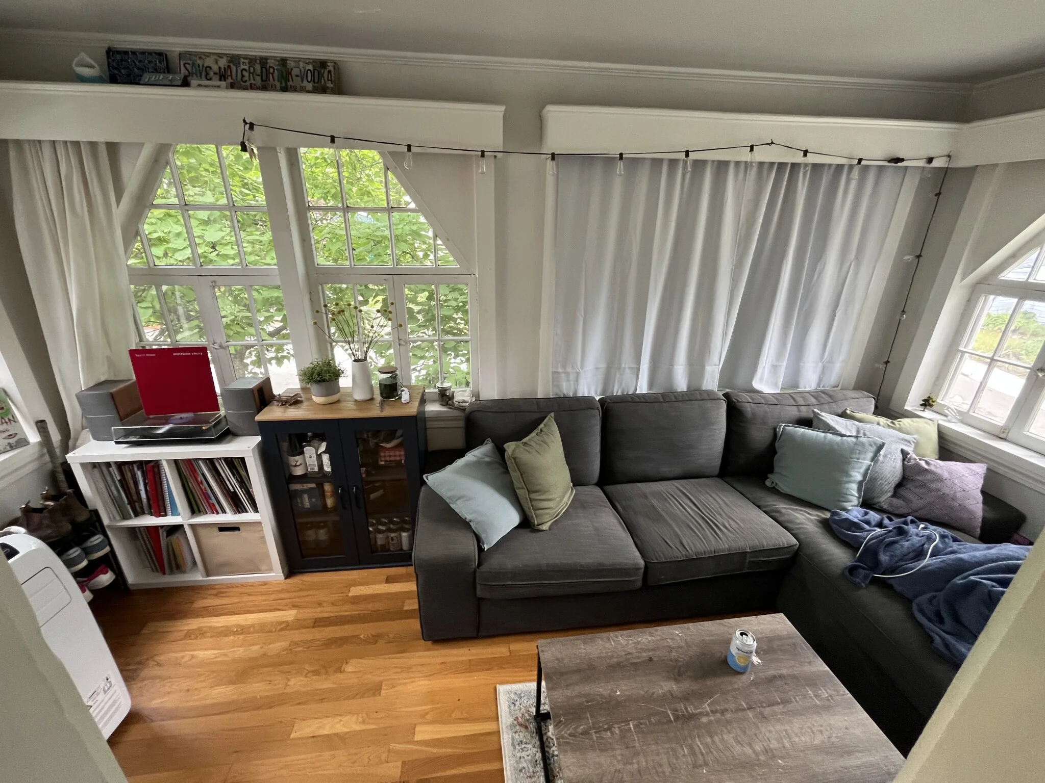 4 bed, 1 bath apartment for rent at 23 Edison Ave Unit 2, Tufts University — photo 3 of 12