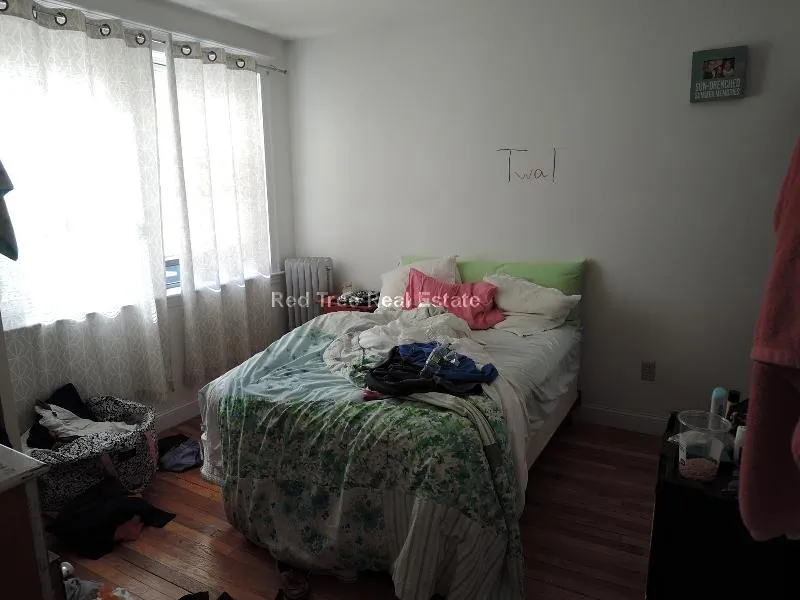 4 bed, 2 bath apartment for rent at 23 Egremont Rd Unit 3, Brighton — photo 6 of 14