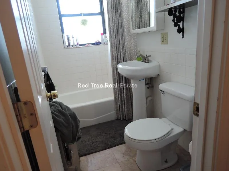 4 bed, 2 bath apartment for rent at 23 Egremont Rd Unit 3, Brighton — photo 12 of 14