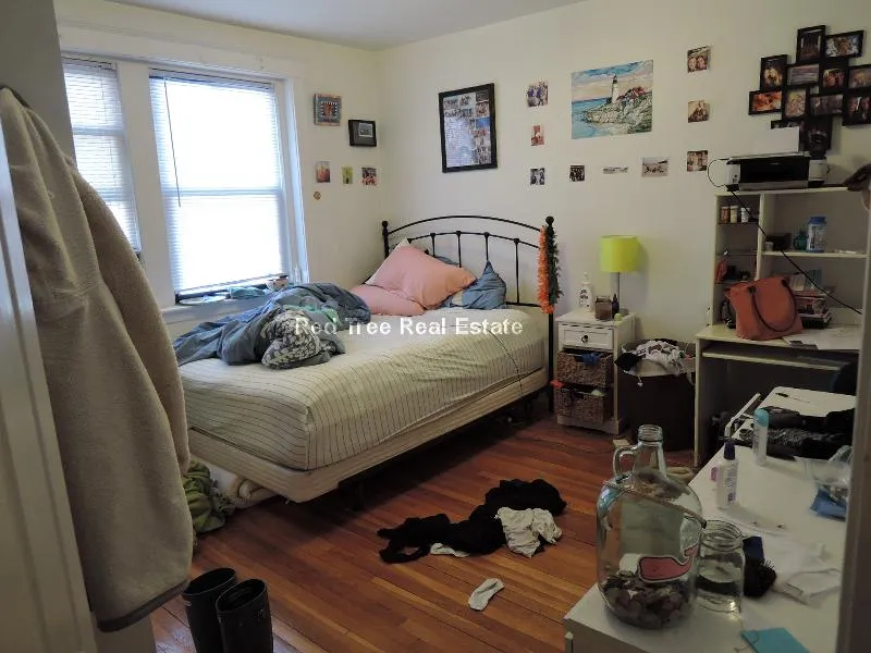 4 bed, 2 bath apartment for rent at 23 Egremont Rd Unit 3, Brighton — photo 7 of 14