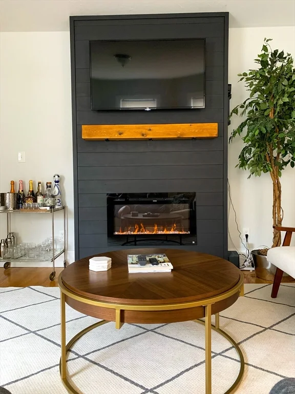 2 bed, 1 bath apartment for rent at 23 Elm St Unit 1, Dorchester — photo 4 of 20