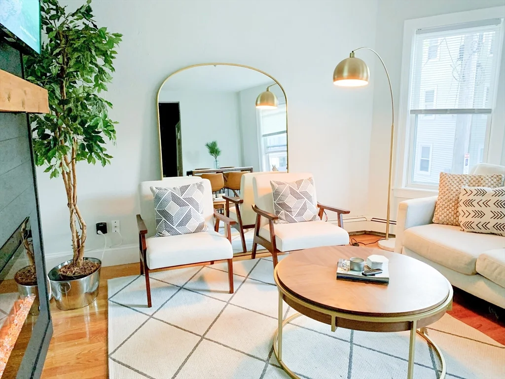2 bed, 1 bath apartment for rent at 23 Elm St Unit 1, Dorchester — photo 3 of 20