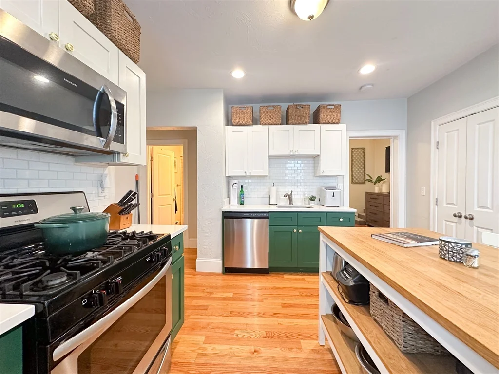 2 bed, 1 bath apartment for rent at 23 Elm St Unit 1, Dorchester — photo 9 of 20