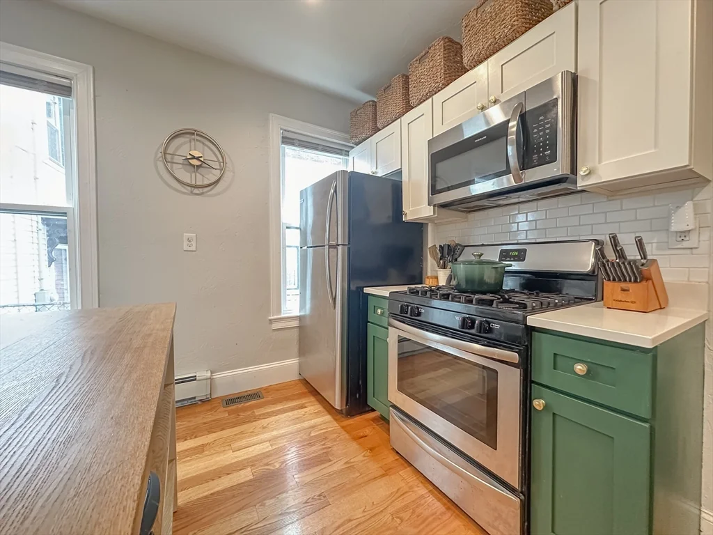 2 bed, 1 bath apartment for rent at 23 Elm St Unit 1, Dorchester — photo 8 of 20