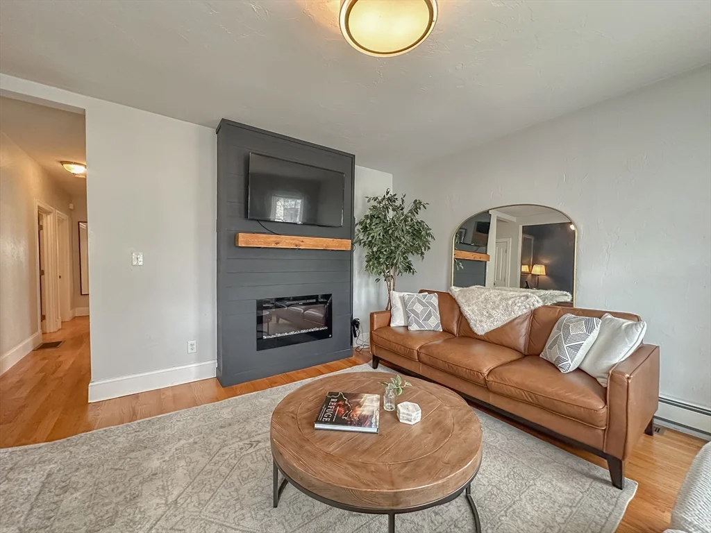 2 bed, 1 bath apartment for rent at 23 Elm St Unit 1, Dorchester — photo 5 of 20