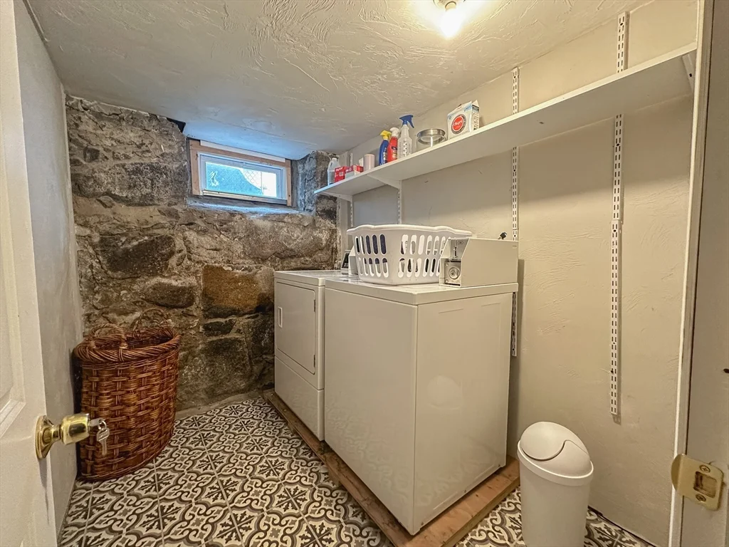 2 bed, 1 bath apartment for rent at 23 Elm St Unit 1, Dorchester — photo 19 of 20