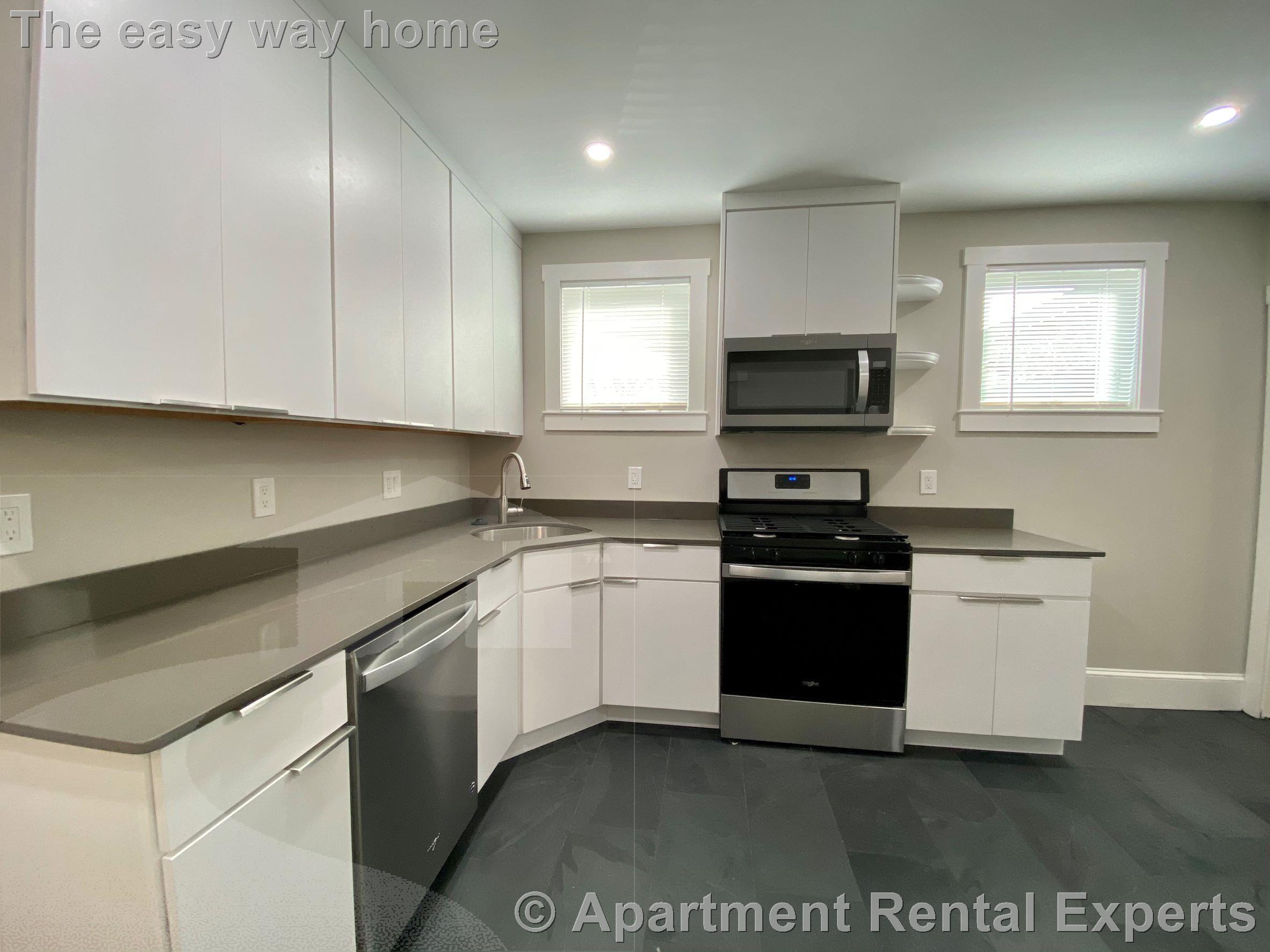 3 bed, 1 bath apartment for rent at 23 Elmer St Unit 1, Harvard Square — photo 2 of 17