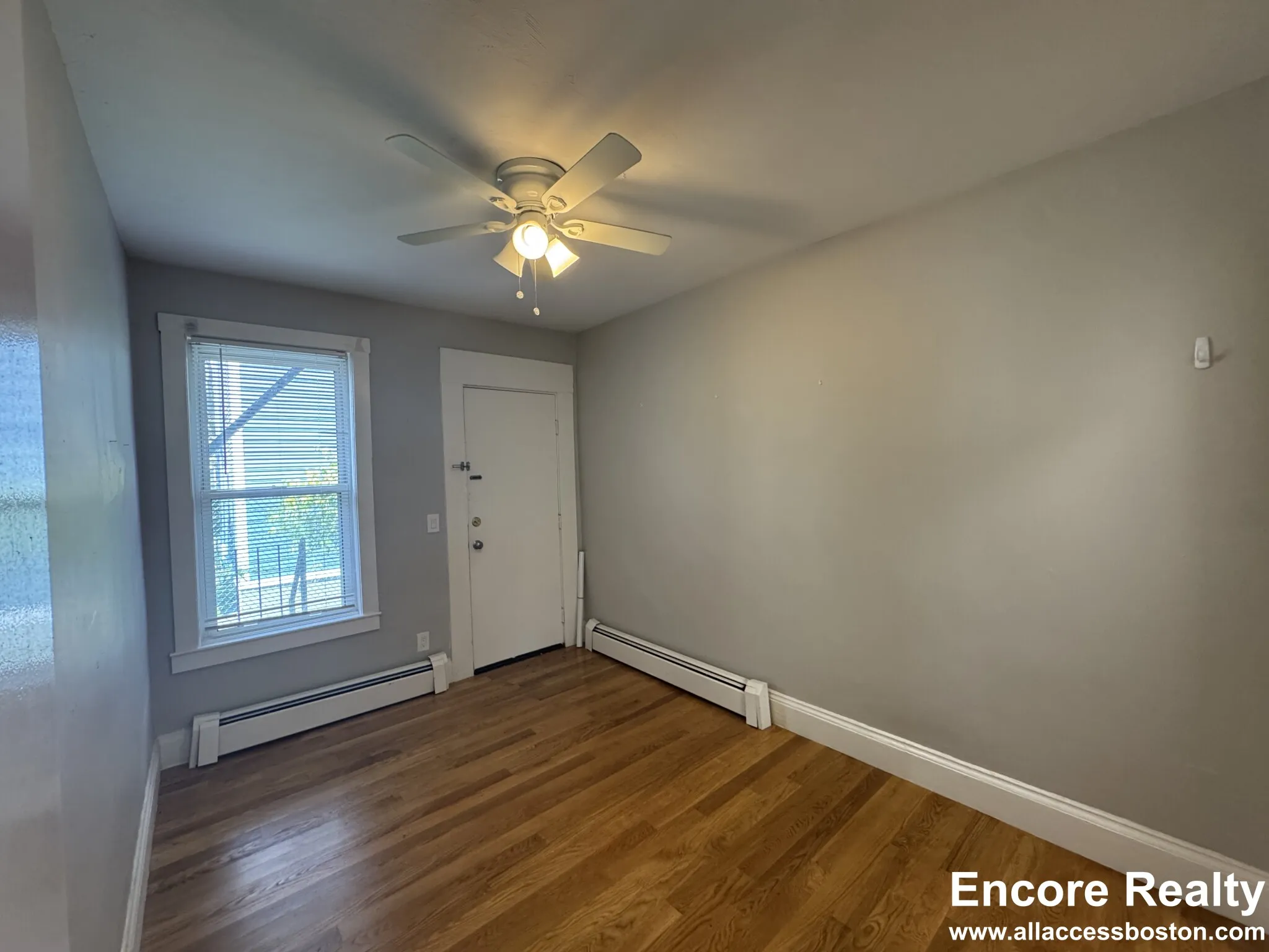 2 bed, 1 bath apartment for rent at 23 Elmer St Unit 1a, Riverside — photo 5 of 15