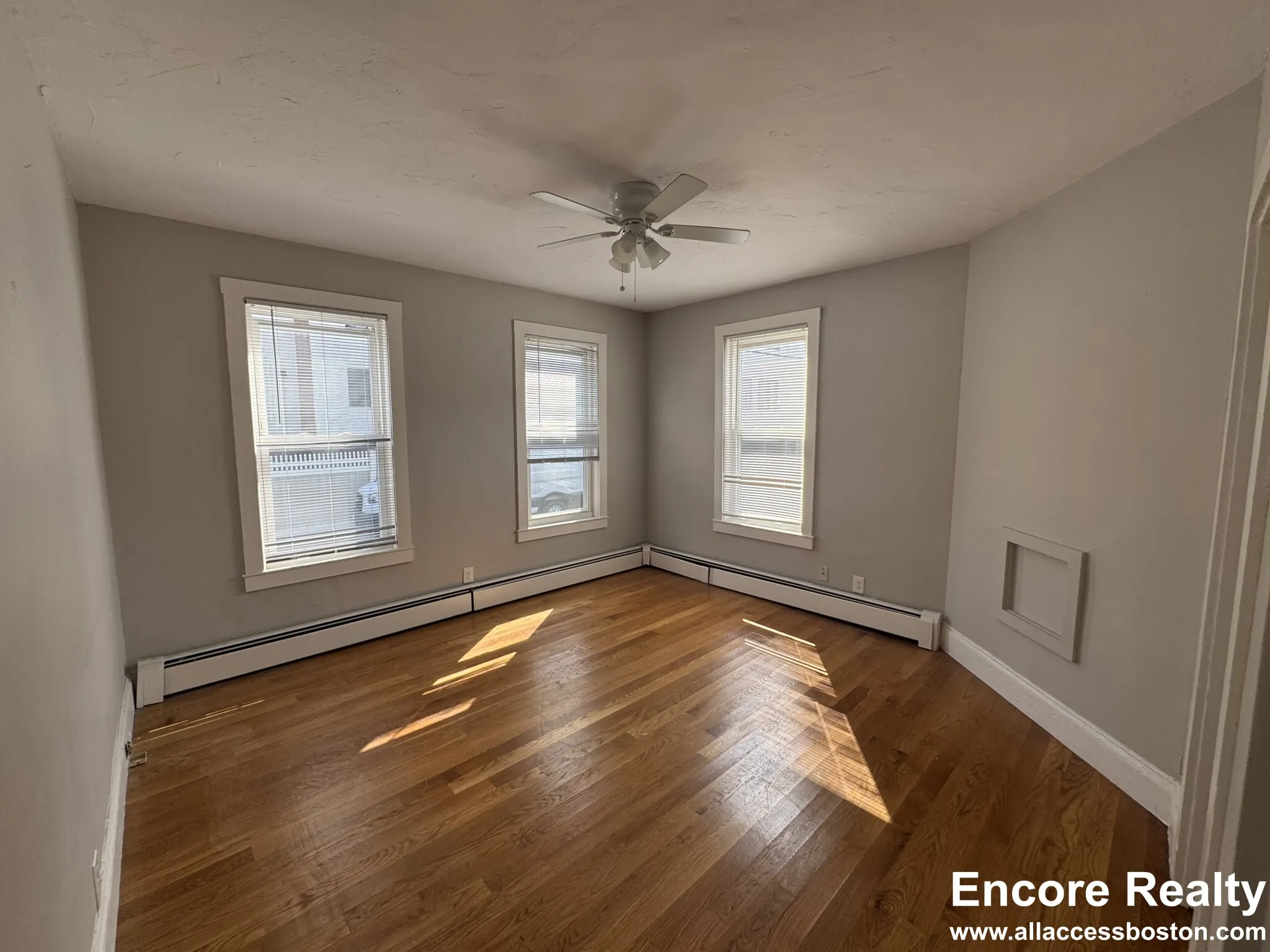 2.5 bed, 1 bath apartment for rent at 23 Elmer St Unit 1M, Riverside — photo 10 of 15