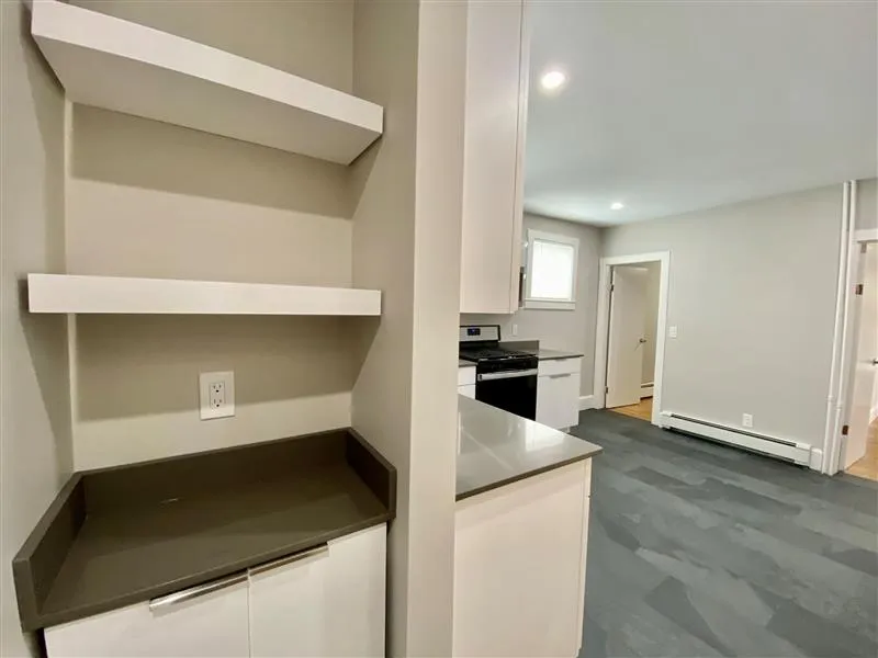 3 bed, 1 bath apartment for rent at 23 Elmer St Unit 2, Riverside — photo 12 of 17
