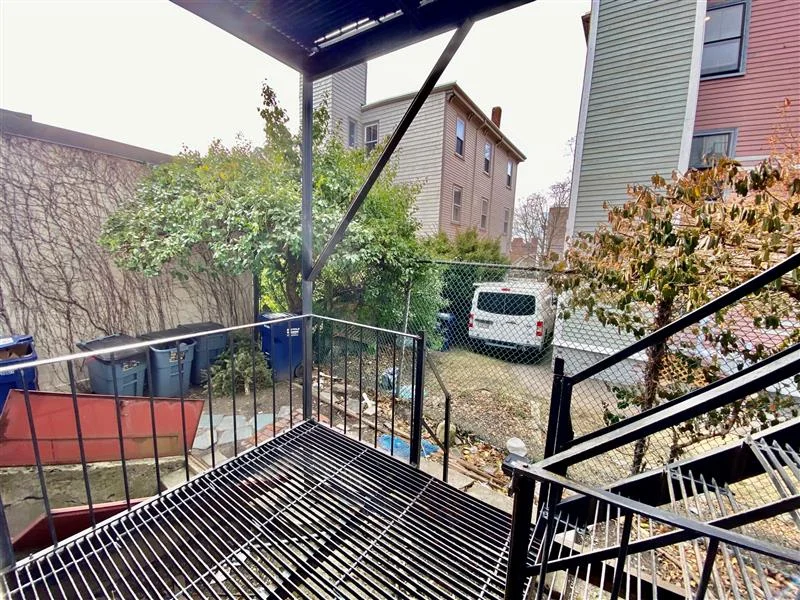 3 bed, 1 bath apartment for rent at 23 Elmer St Unit 2, Riverside — photo 17 of 17