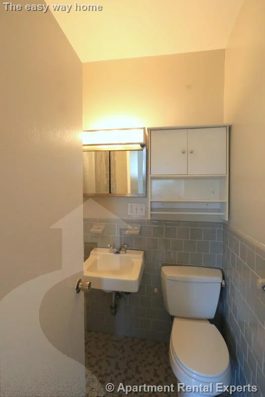 2 bed, 1 bath apartment for rent at 23 Elmer St Unit 3, Riverside — photo 6 of 16