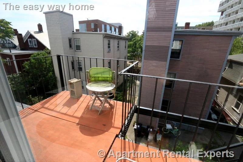2 bed, 1 bath apartment for rent at 23 Elmer St Unit 3, Riverside — photo 16 of 16