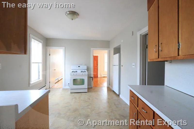 2 bed, 1 bath apartment for rent at 23 Elmer St Unit 3, Riverside — photo 2 of 16