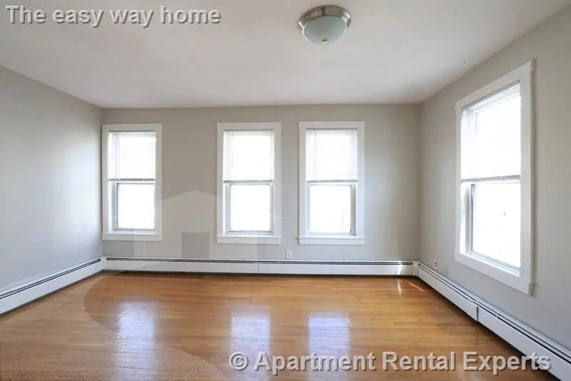 2 bed, 1 bath apartment for rent at 23 Elmer St Unit 3, Riverside — photo 11 of 16
