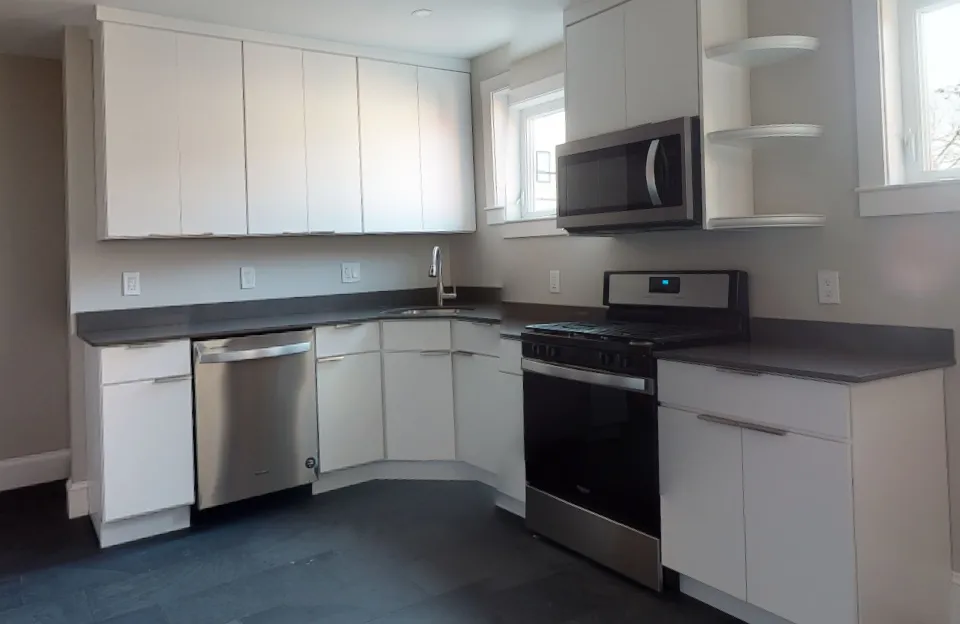 3 bed, 1 bath apartment for rent at 23 Elmer St Unit 7, Riverside