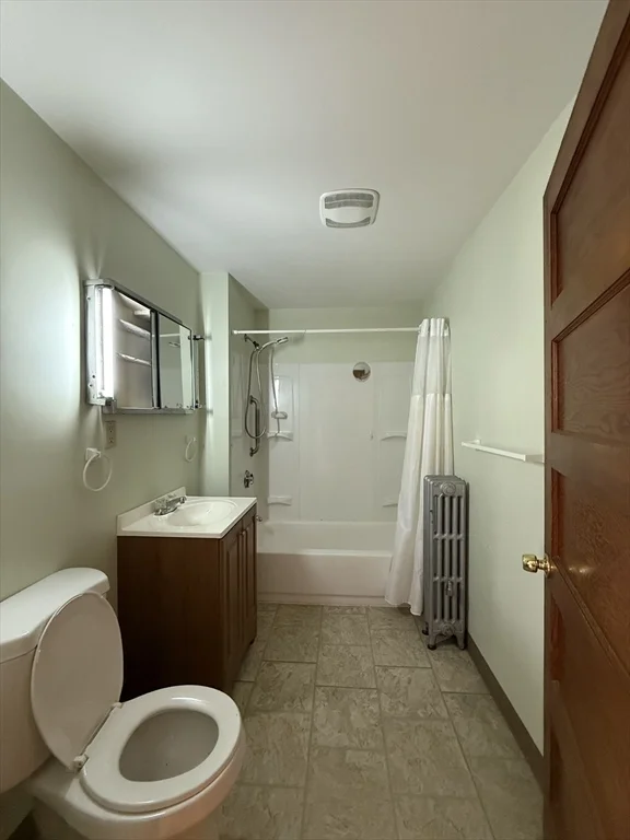 3 bed, 1 bath apartment for rent at 23 Emerald Ave Unit 1, Webster — photo 13 of 21
