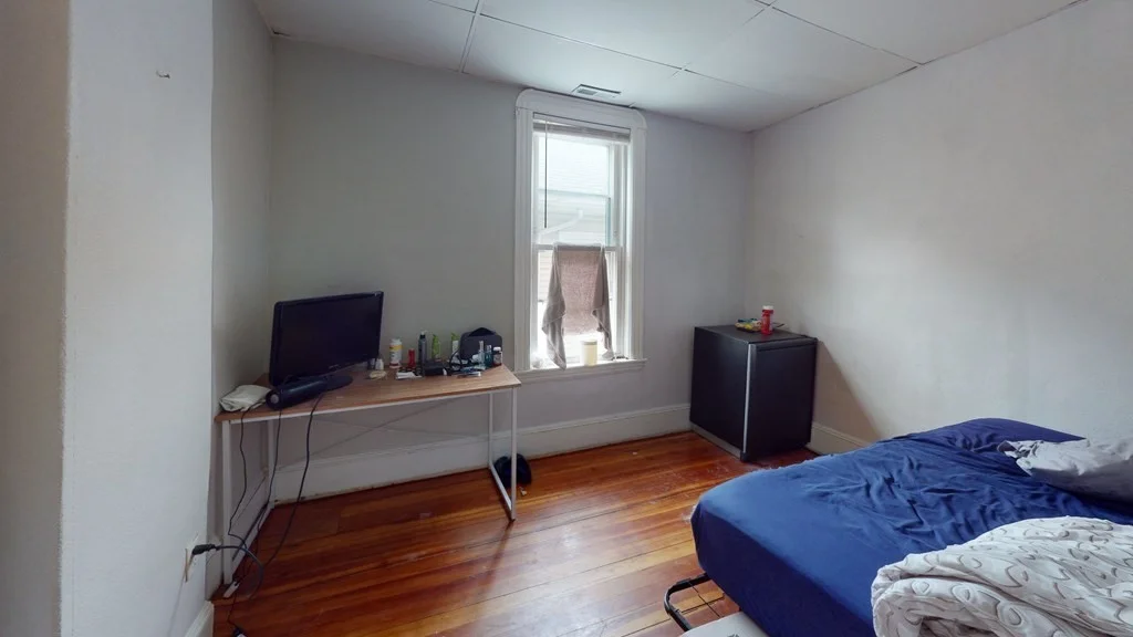 4 bed, 1 bath apartment for rent at 23 Endicott Ave Unit 2, Revere — photo 6 of 9