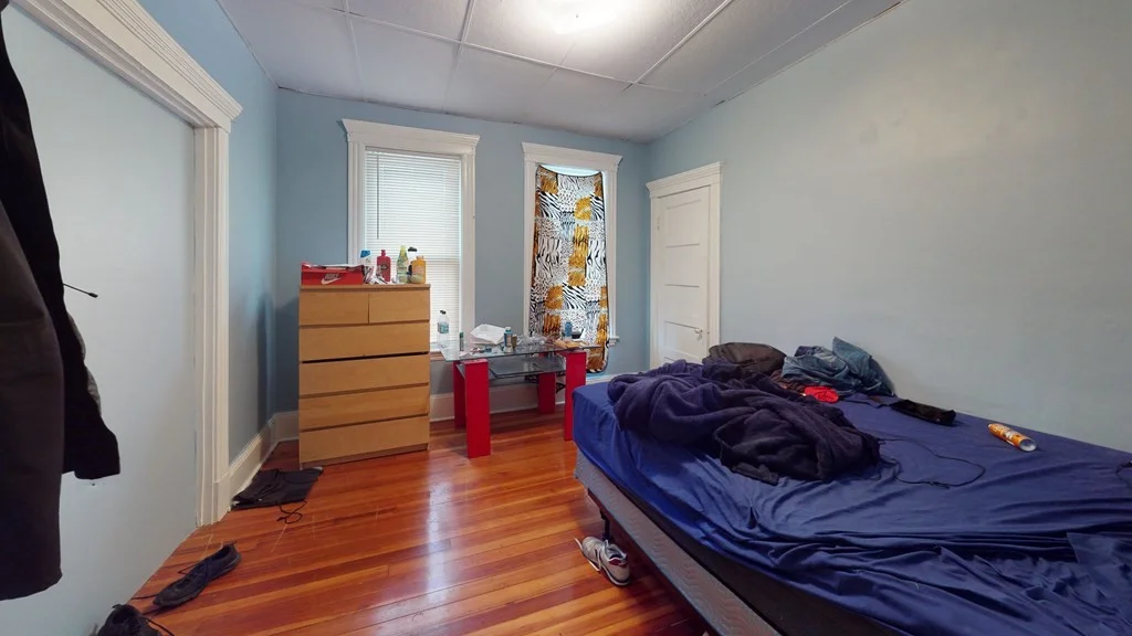 4 bed, 1 bath apartment for rent at 23 Endicott Ave Unit 2, Revere — photo 3 of 9
